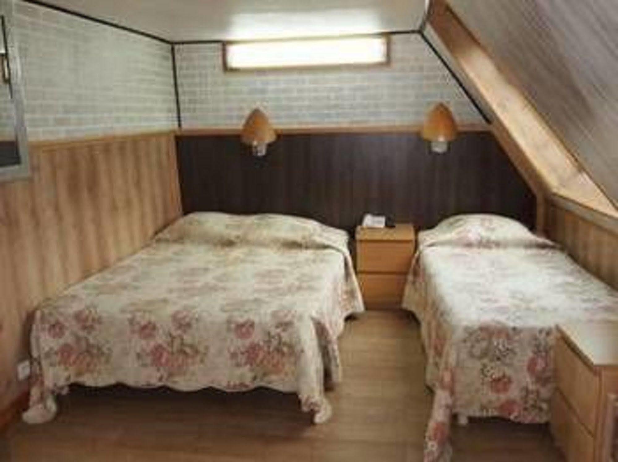 Hotel Fiat Paris Ngoại thất bức ảnh